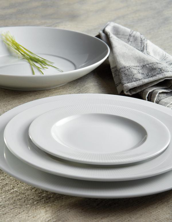 Raio Bright White Porcelain Dinnerware Collection