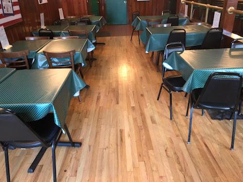 Hunter Green Vinyl Tablecloths at JJ Pub and Grill in NJ
