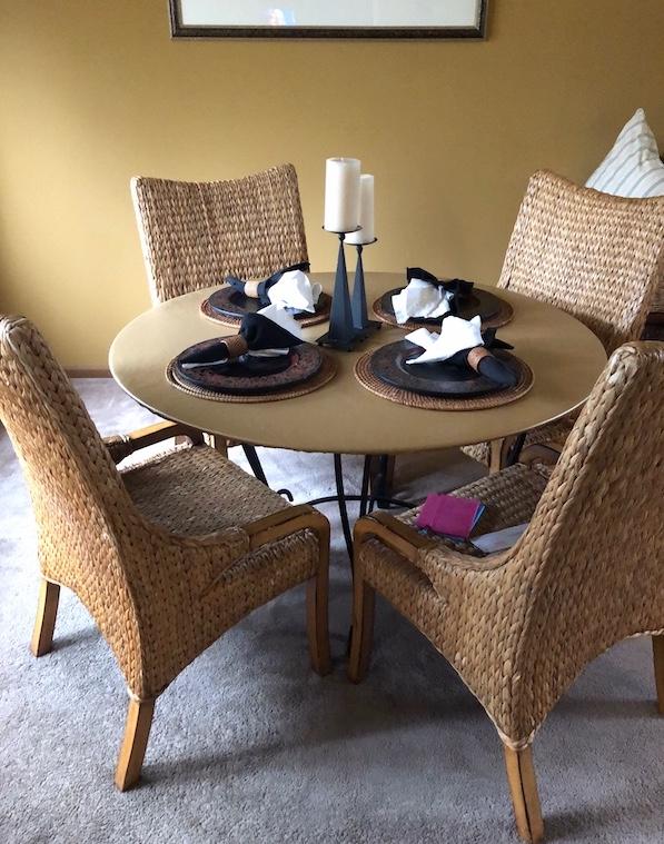 Mt. Gold Oakley Fitted Leather-look Vinyl Tablecloth